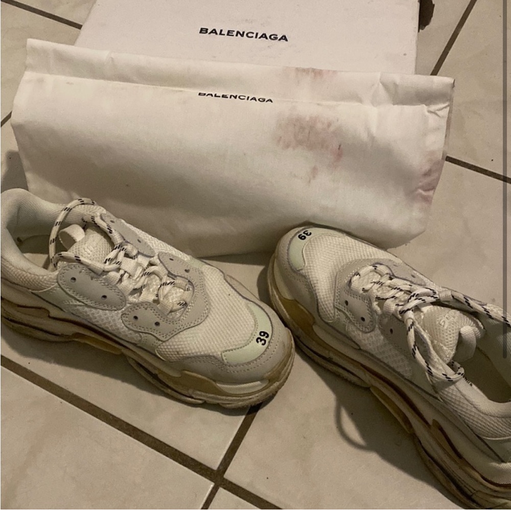 Balenciaga Triple s